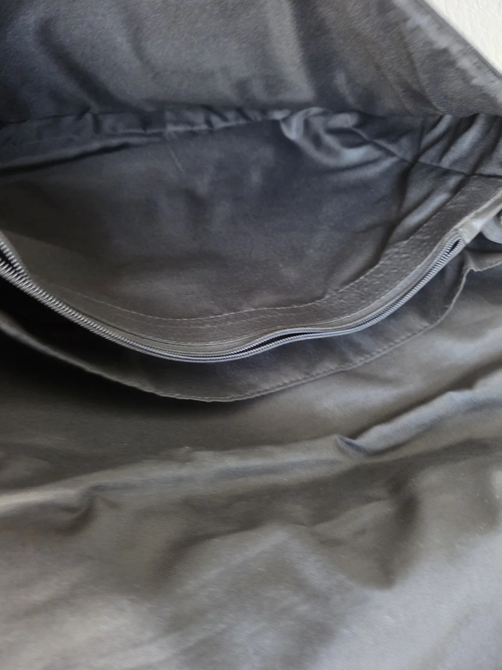 Wilsons Black Leather Messenger Bag 8 Pockets